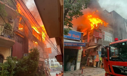 Hai ngôi nhà trên phố Hà Nội bốc cháy ngùn ngụt lúc sáng sớm